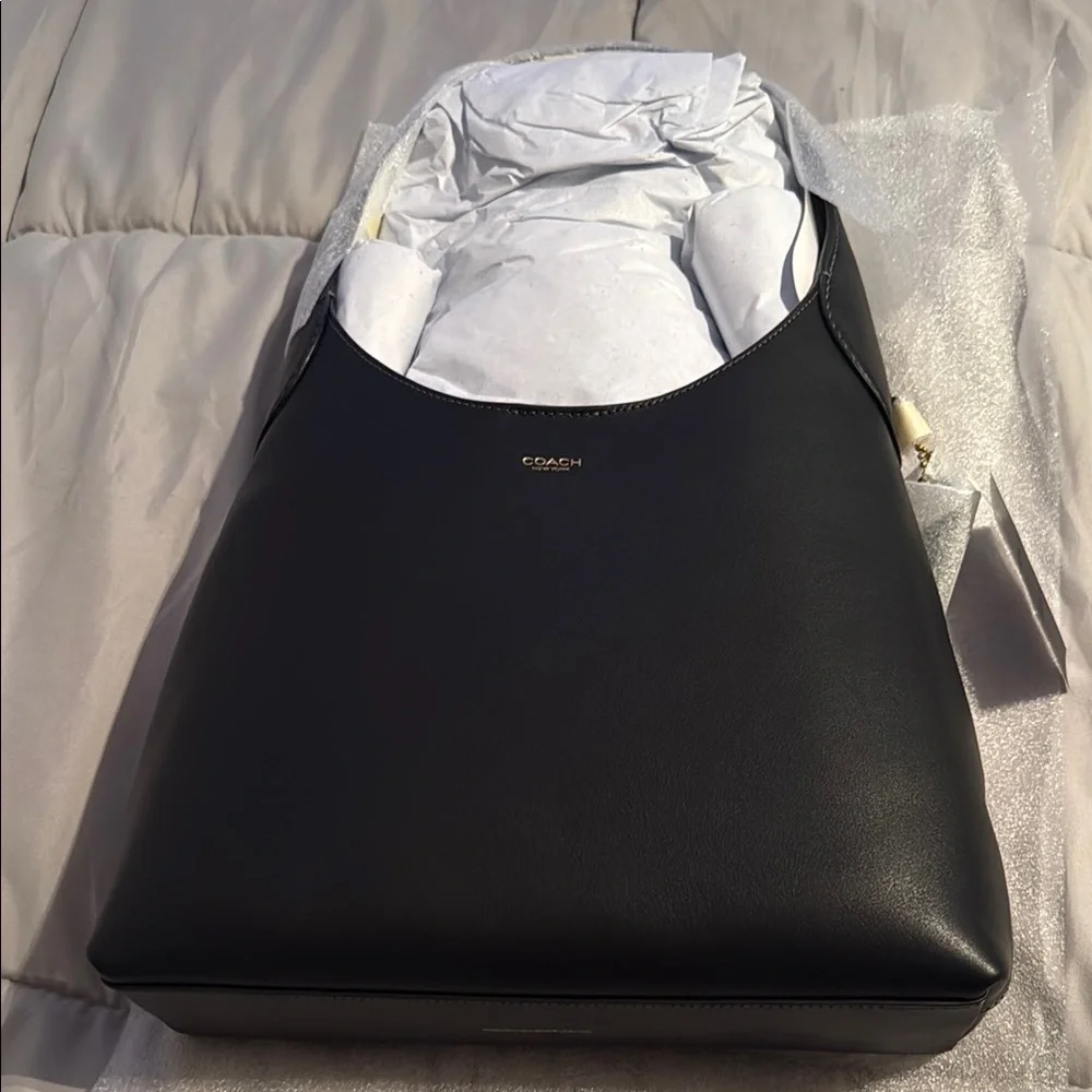 Coach Brooklyn 28 in black